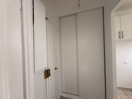 Location Appartement 2 pièces 46m² - Photo 3