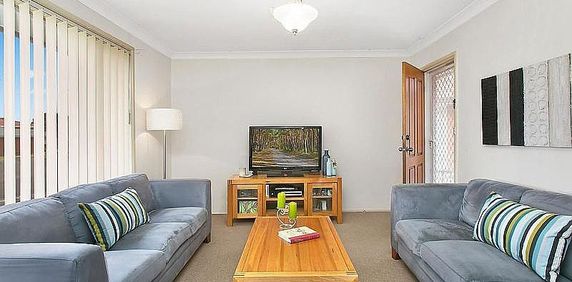 Perfect Location - Easy access to CBD - Photo 2