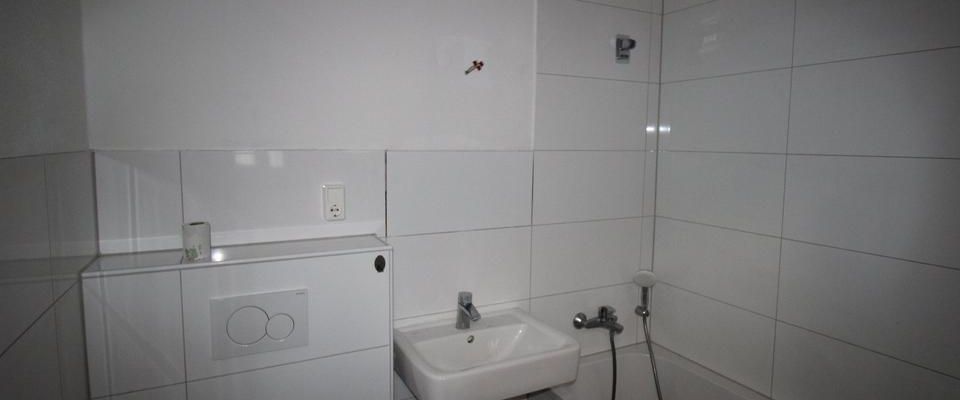 3-Raum-Wohnung mit EBK und Balkon - Foto 1