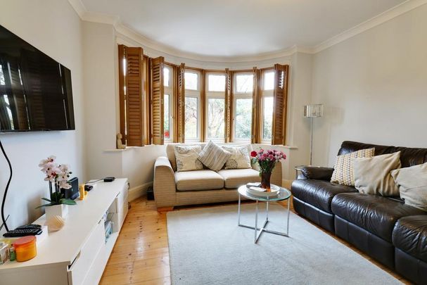 4 bedroom end of terrace house to rent - Photo 1