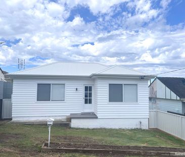 Freshly Renovated Beauty! - Photo 6