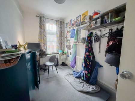 1 bedroom in a house share to rent - Photo 4