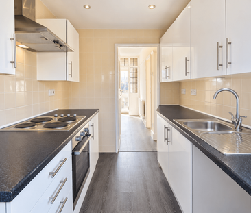 3 bedroom terraced house to rent - Photo 5