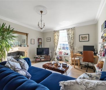 A large, light and bright second floor one bedroom apartment in a G... - Photo 1