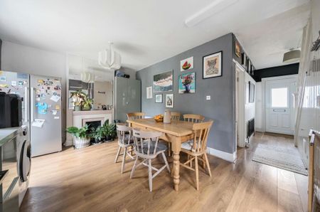 3 bedroom semi-detached house to rent - Photo 3