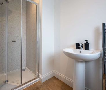 King Georges Road Room 8 (top floor, back) - Photo 6