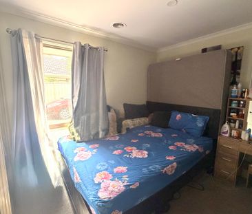 15 Berridale Court Court, Hampton Park VIC - Photo 5