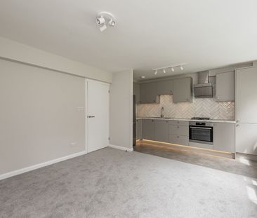 Available unfurnished from 19/12/2025 - Photo 2