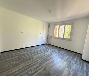 Location Appartement 3 pièces 79m² - Photo 2