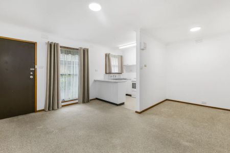 Character & Coastal Charm - Photo 2