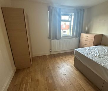 Room in a Shared House, Burnley Road, NW10 - Photo 3
