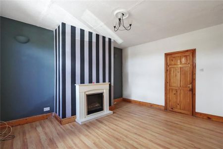 2 bedroom end of terrace house to rent - Photo 2
