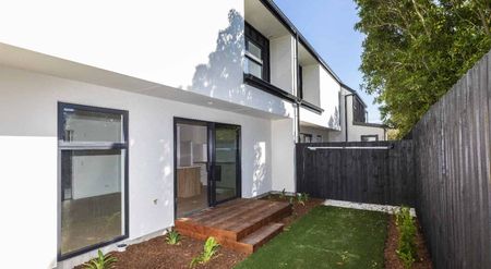 Brand-New Urban Living in Sydenham - Stylish, Low-Maintenance & Central - Photo 2