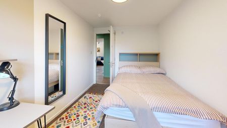 5 bedroom flat to rent - Photo 5