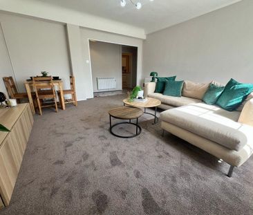 3 bedroom flat to rent - Photo 2