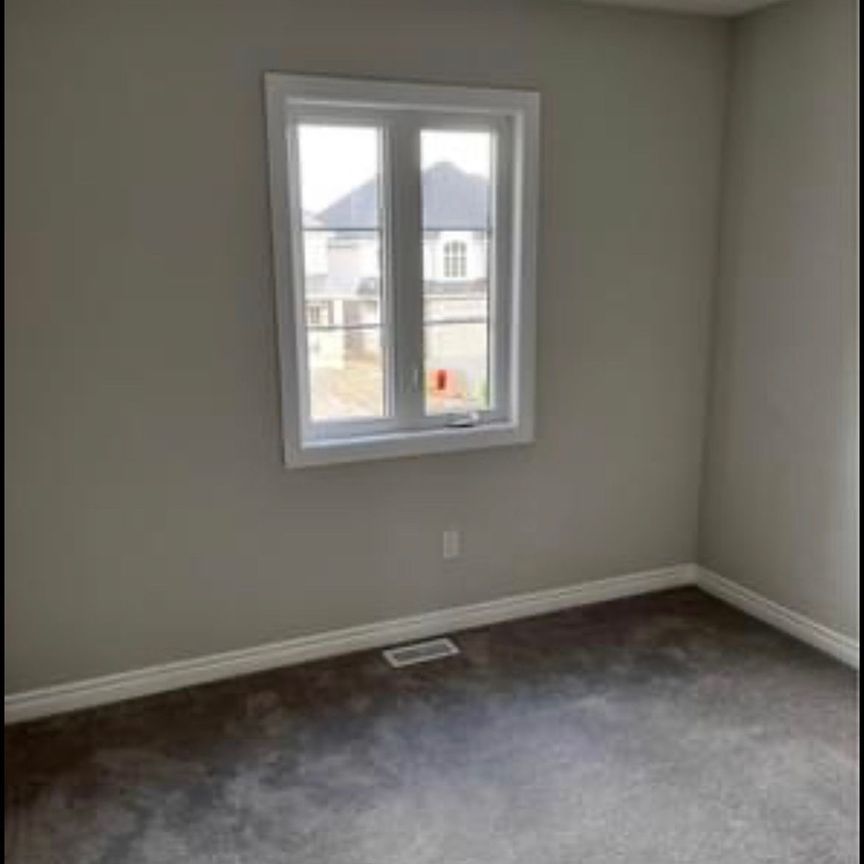 For Lease - 58 Genoa Drive, Hamilton, Ontario - Photo 1