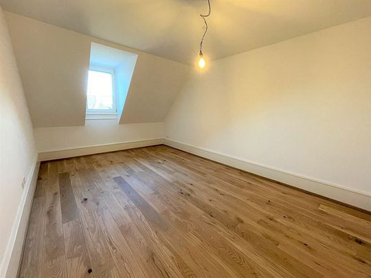 Charmante 2.5-Zimmer-Dachwohnung - Photo 1