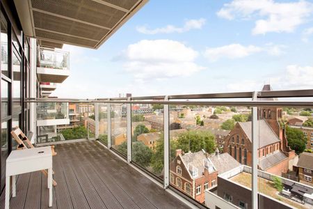 Exceptional three bedroom modern apartment with amazing views. - Photo 3
