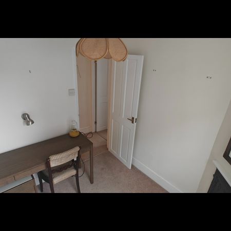 Room in a Shared House, Clarence Road, CR0 - Photo 4