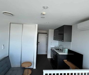 Fully Furnished Secure Studio Apartment - Photo 5