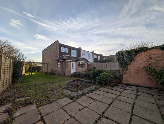 3 bedroom terraced house to rent - Photo 1