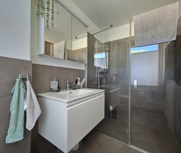 neuwertige 3.5-Zimmer-Wohnung an zentraler Lage - Foto 5