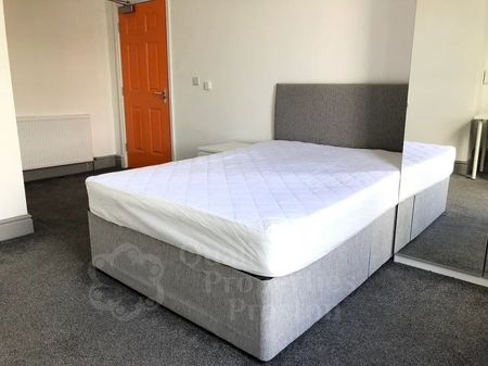 Fishergate Hill, Basement Flat, Basement Flat, PRESTON, Lancashire PR1 8JE - Photo 2