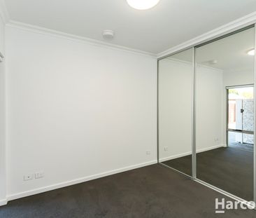 Modern Apartment in the heart of Morley - Photo 2