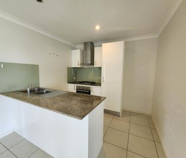 CABOOLTURE - COZY & HOMELY - Photo 1