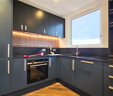 Eden Grove, Staines-upon-Thames, Surrey, TW18 4ZT - Photo 6