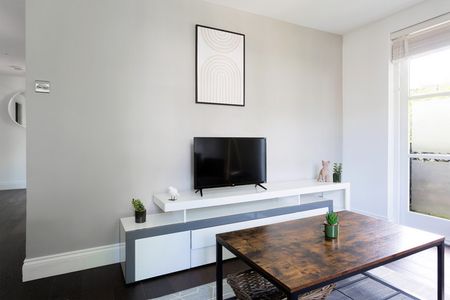 Brompton Park Crescent - Photo 3