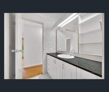 42 Malmsbury Drive, Meadow Heights, Vic 3048 - Photo 3