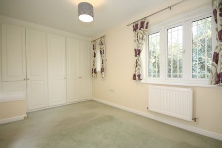 Knaphill, Woking - Photo 3