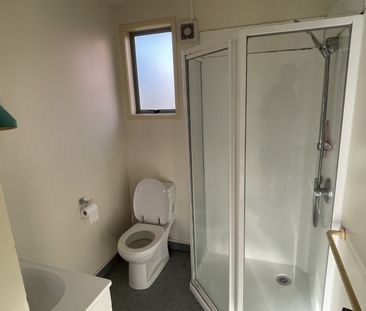 Property Management105B Arran Rd, Browns Bay - Unit for Rent - Photo 4