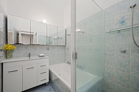 Sundrenched Three Bedroom Villa - Photo 2