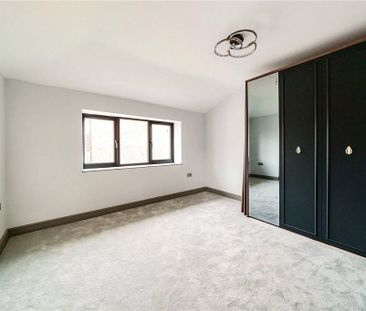 3 bedroom end of terrace house to rent - Photo 2