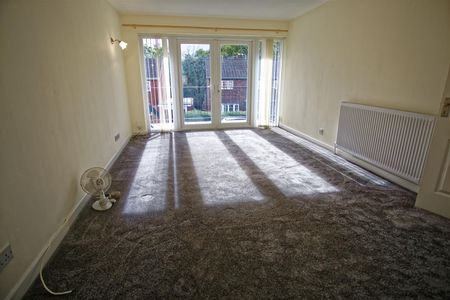 2 Bed Flat to Let on Spinney Brow,Preston - Photo 3