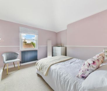 3 bedroom flat to rent - Photo 3