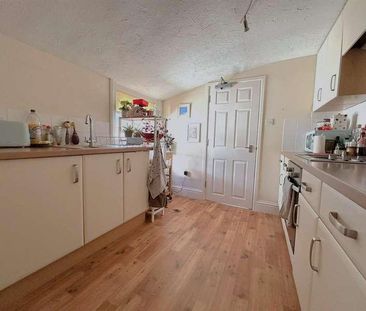 Windsor Street, Salisbury, SP2 - Photo 3
