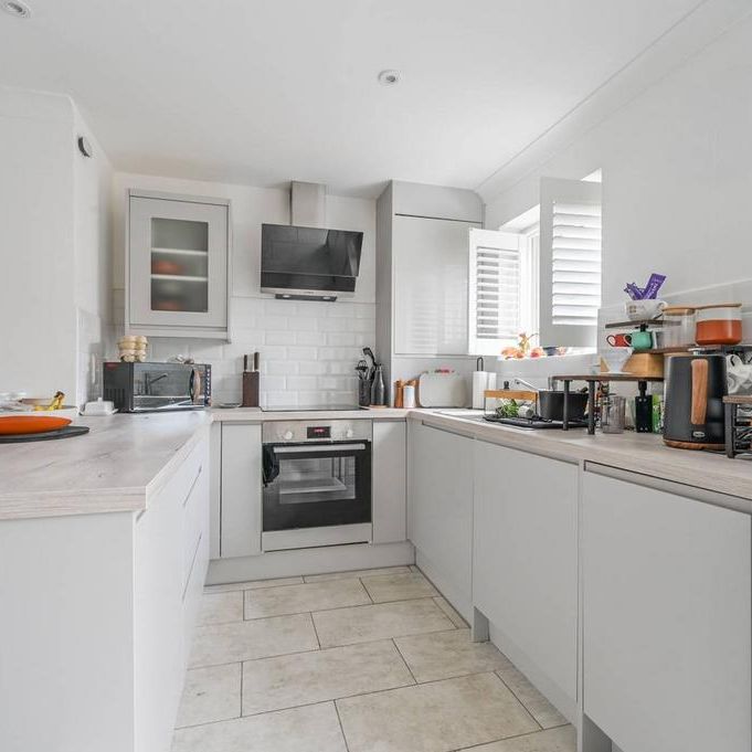 2 bedroom flat to rent - Photo 1