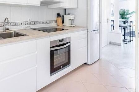 2 bedroom luxury Flat for rent in Nueva Andalucia, Spain - Photo 3