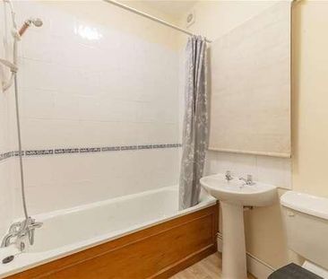 Meanley Road, London, E12 - Photo 6