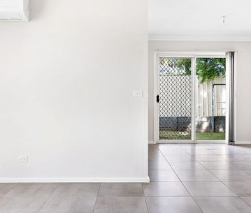 Unit in great location - Photo 1