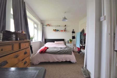 4 bedroom townhouse to rent - Photo 5