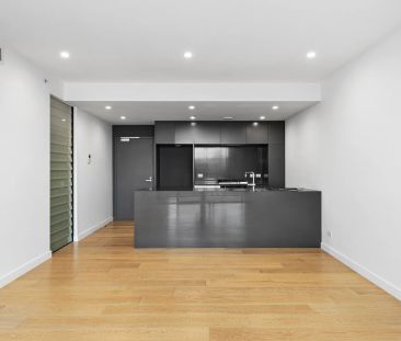 SUPERB CONTEMPORARY LIVING IN 'HARBOUR MILL' - Photo 5