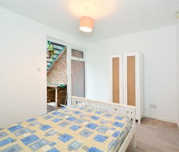 2 Bed End Terrace, Elephant Lane, SE16 - Photo 3