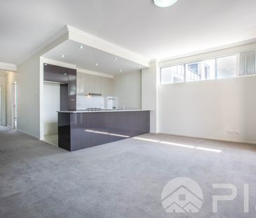 Premium two bedroom apartment, close to all amenities - Photo 2