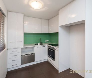 Stylish Ground Floor Apartment - Photo 6