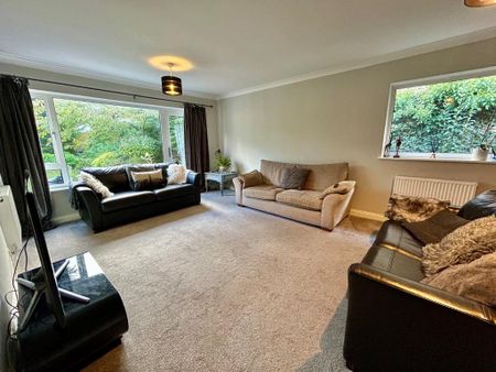 5 bedroom detached house to rent - Photo 3