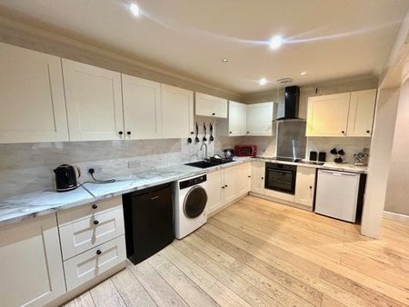 Clarence House, Milton Keynes, MK9 - Photo 2